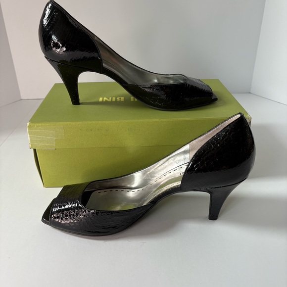 Gianni Bini Glossy Black Patent Leather Peep Toe 3” Heels Like New in Box Sz10 - Picture 1 of 13